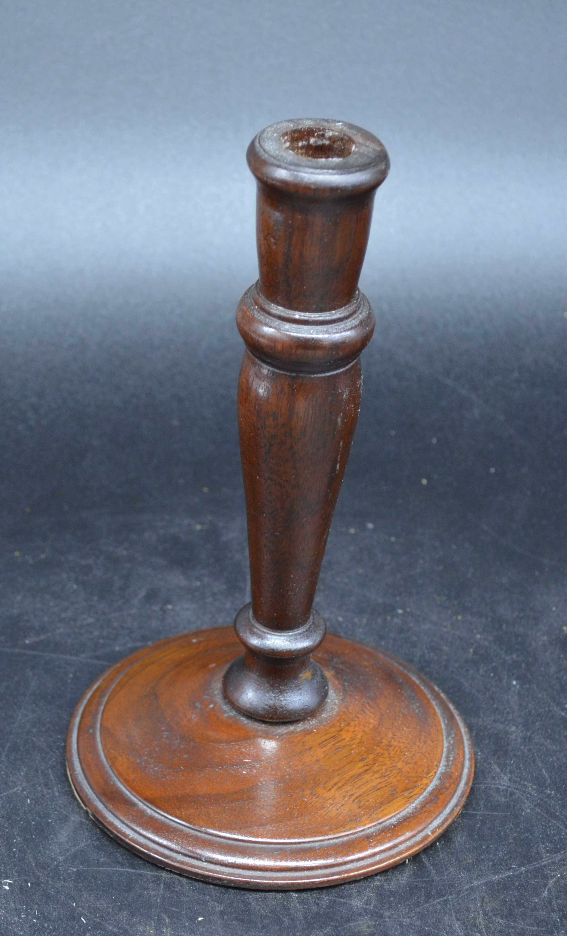 colour%20photo%20showing%20a%20wooden%20candlestick